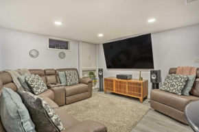 Saddle Brook Studio with Patio, Modern Interior, Saddle Brook